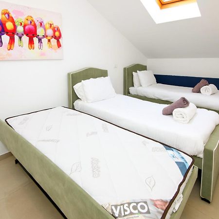 Saidoff, Amazing 4 Bedroom 3 Bath In City Center, Pool, Parking!!! Yerusalem Bagian luar foto