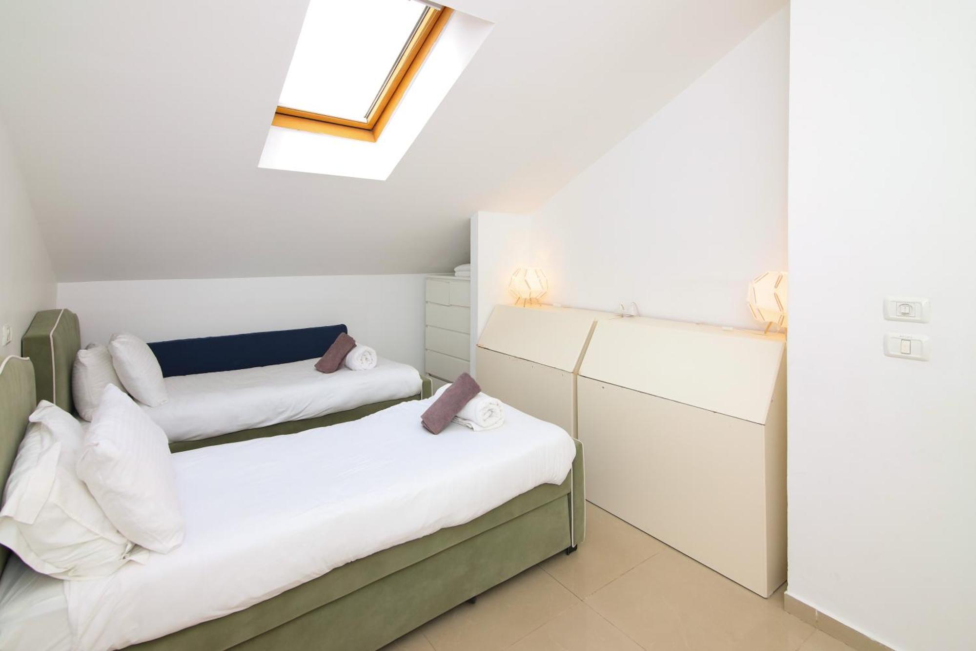 Saidoff, Amazing 4 Bedroom 3 Bath In City Center, Pool, Parking!!! Yerusalem Bagian luar foto
