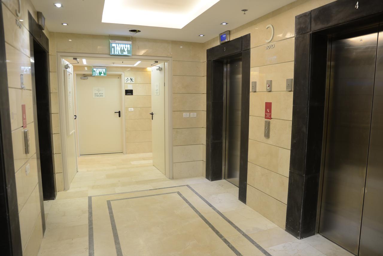 Saidoff, Amazing 4 Bedroom 3 Bath In City Center, Pool, Parking!!! Yerusalem Bagian luar foto