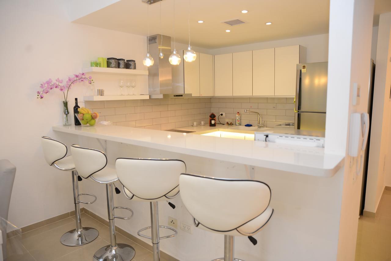 Saidoff, Amazing 4 Bedroom 3 Bath In City Center, Pool, Parking!!! Yerusalem Bagian luar foto