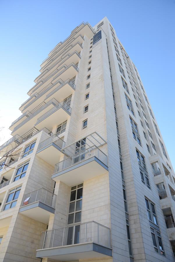 Saidoff, Amazing 4 Bedroom 3 Bath In City Center, Pool, Parking!!! Yerusalem Bagian luar foto