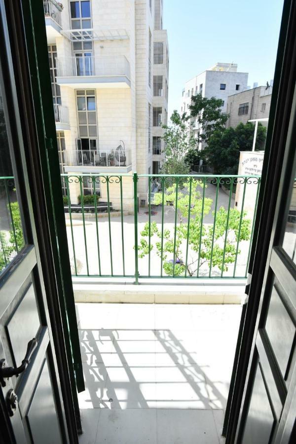 Saidoff, Amazing 4 Bedroom 3 Bath In City Center, Pool, Parking!!! Yerusalem Bagian luar foto