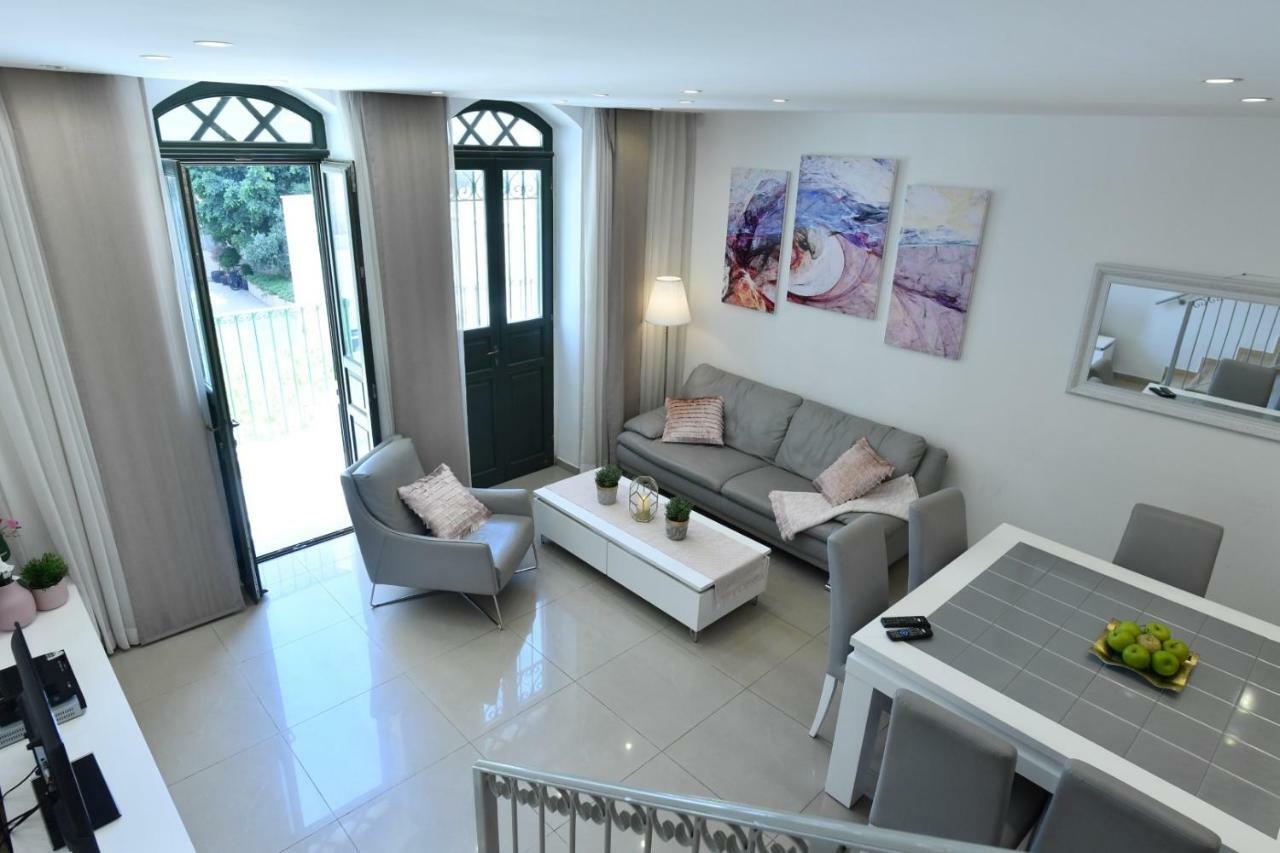 Saidoff, Amazing 4 Bedroom 3 Bath In City Center, Pool, Parking!!! Yerusalem Bagian luar foto
