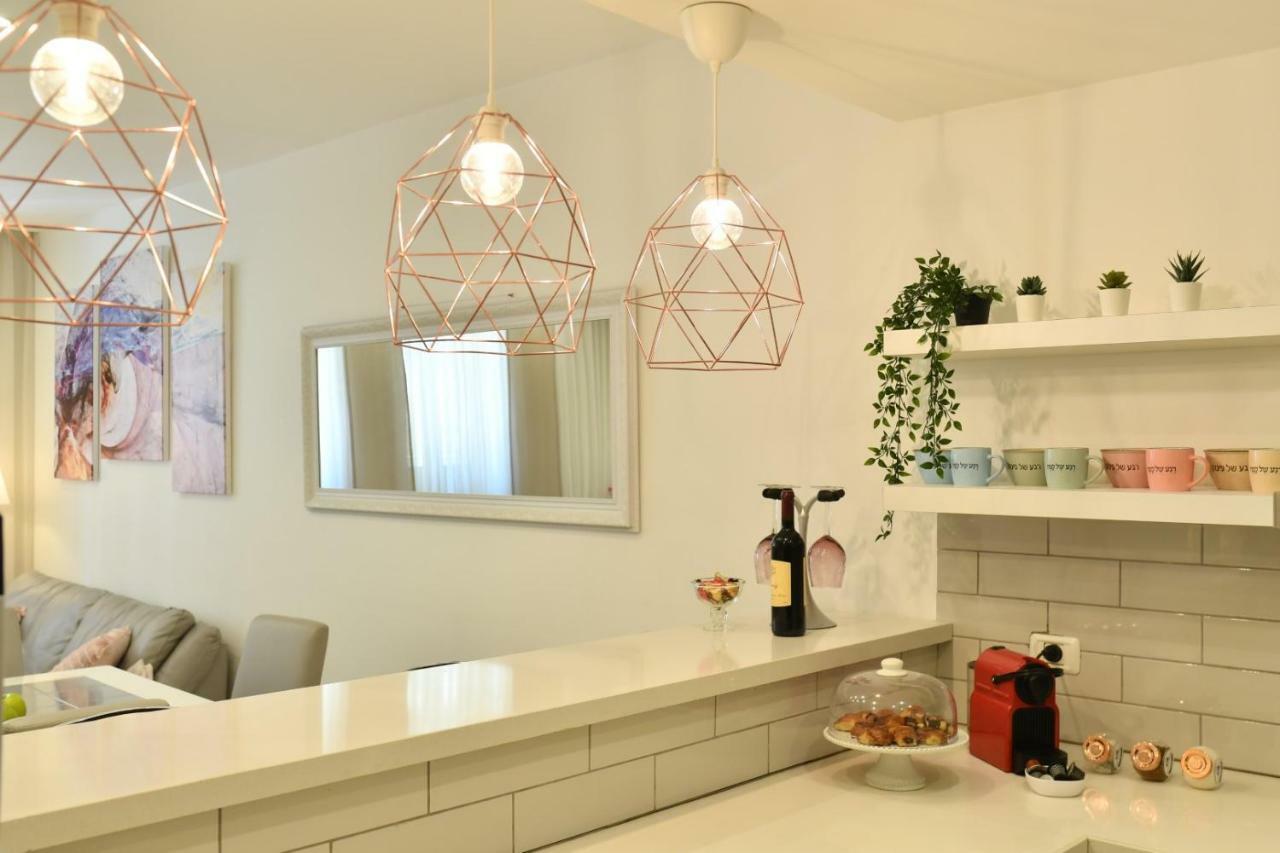 Saidoff, Amazing 4 Bedroom 3 Bath In City Center, Pool, Parking!!! Yerusalem Bagian luar foto